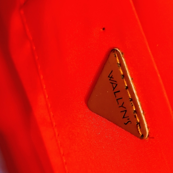 Wallyn's Red patent evening bag with silver stoned removable chain. NWT 9"X6" - Picture 7 of 16